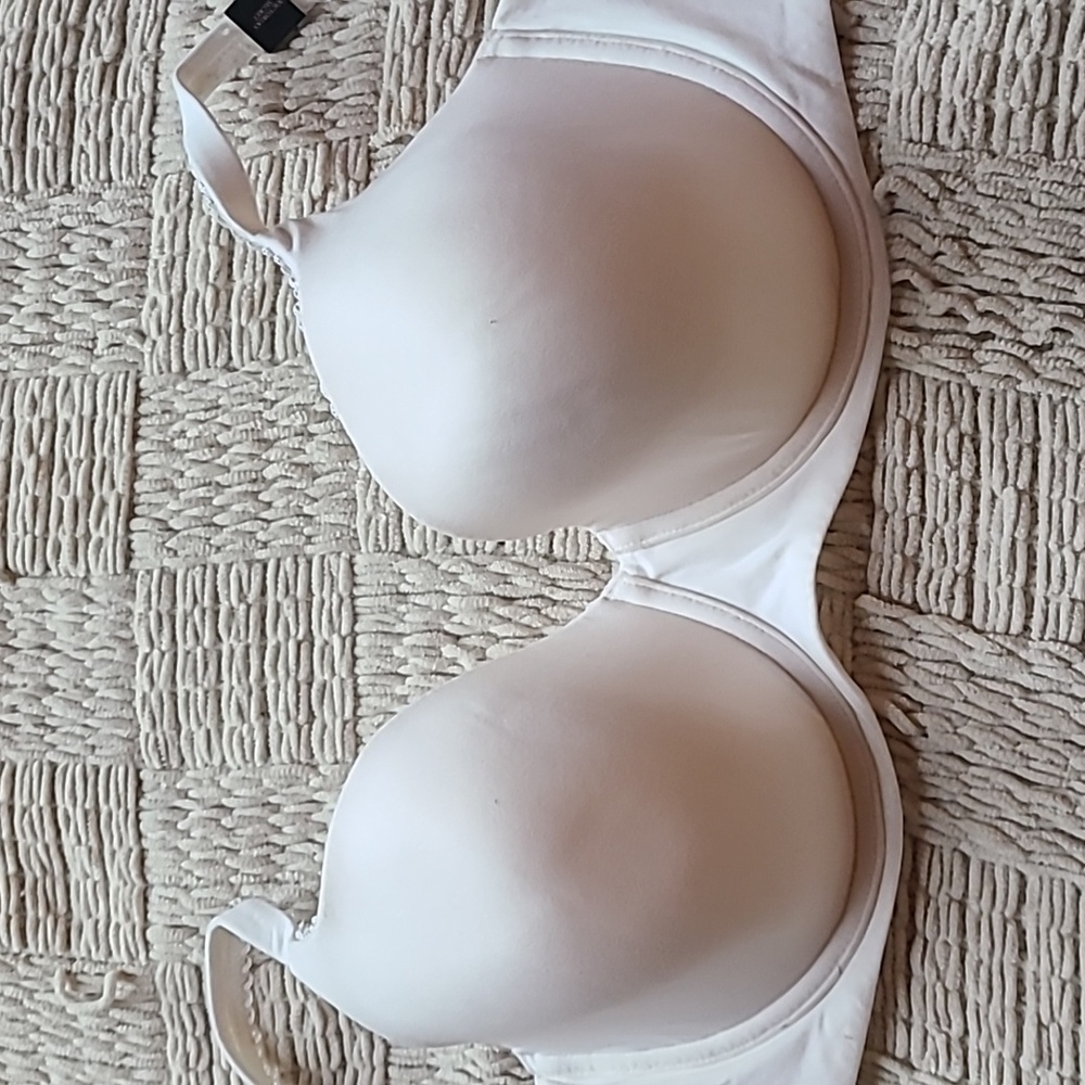 Victorias Secret 36DDD Demi Bra